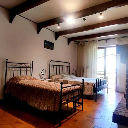 Mizoun Paola Via Roma 9 * Aisone